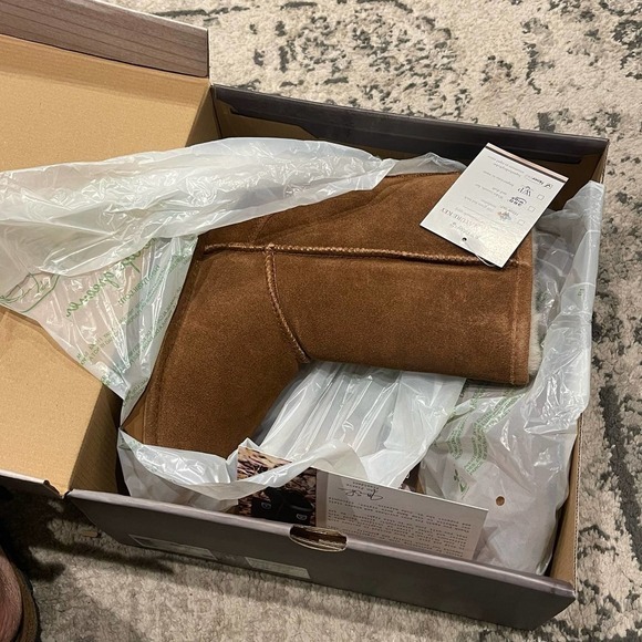 New Bearpaw Elle Short Hickory Classic Suede Boots Women's Size 10 - Picture 6 of 6